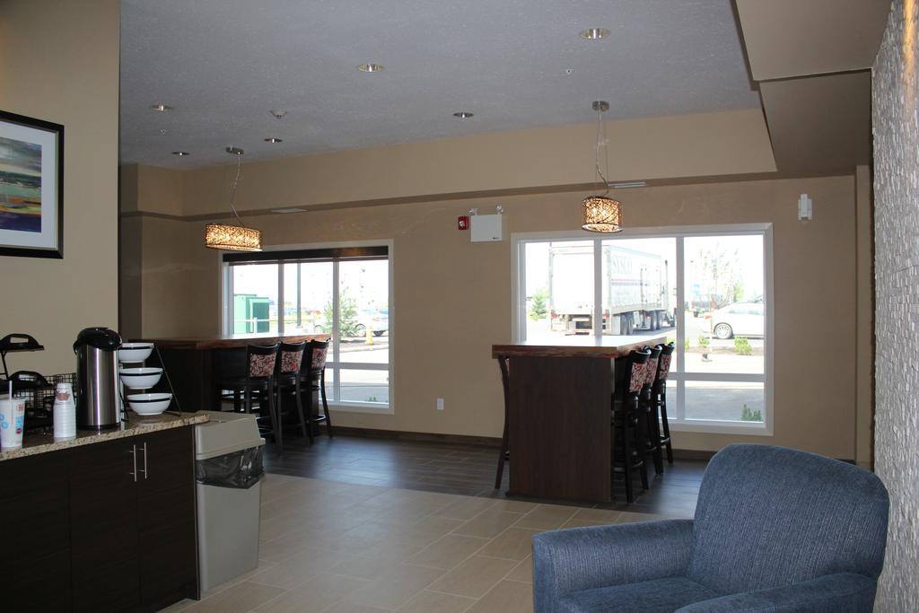 Comfort Inn & Suites Edmonton International Airport Nisku Dış mekan fotoğraf