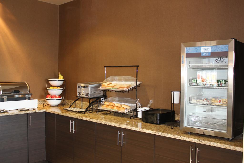 Comfort Inn & Suites Edmonton International Airport Nisku Dış mekan fotoğraf
