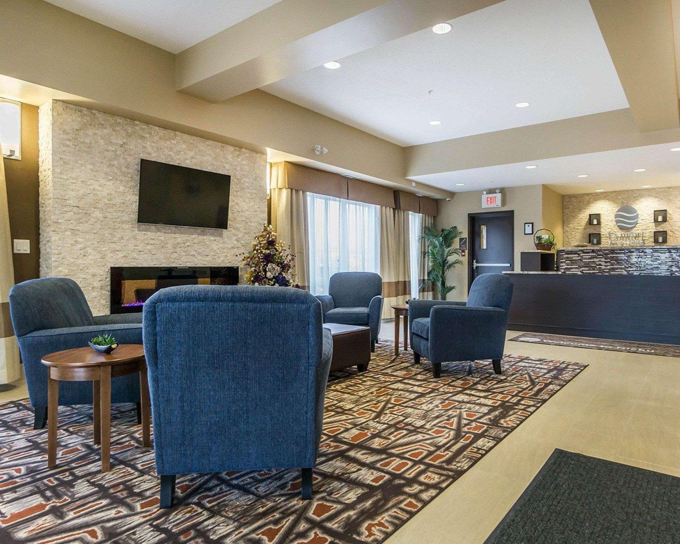 Comfort Inn & Suites Edmonton International Airport Nisku Dış mekan fotoğraf