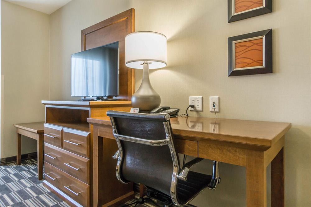 Comfort Inn & Suites Edmonton International Airport Nisku Dış mekan fotoğraf
