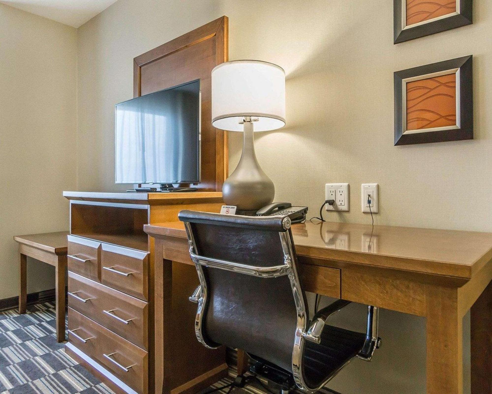 Comfort Inn & Suites Edmonton International Airport Nisku Dış mekan fotoğraf